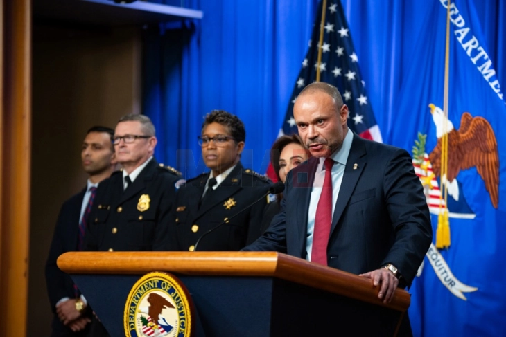 Заменик-директорот на ФБИ во јануари се повлекува од функцијата