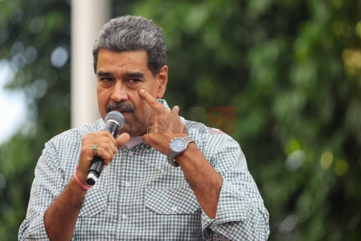 Мадуро: Венецуела ќе продолжи со трговијата со нафта и покрај најавата за блокада на Трамп