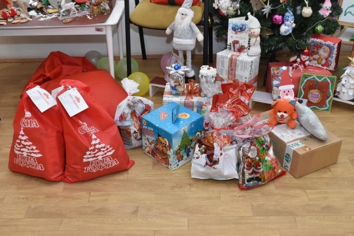 АХВ: Спроведени 262 контроли на безбедноста на новогодишните пакетчиња, утврдени минимални недоследности