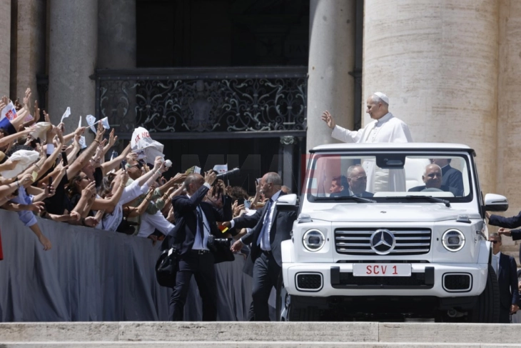 Папата Лав го доби најсофистицираниот „Папамобил“ досега