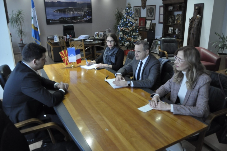 Амбасадорот на Франција Ле Риголер во работна посета на Општина Охрид