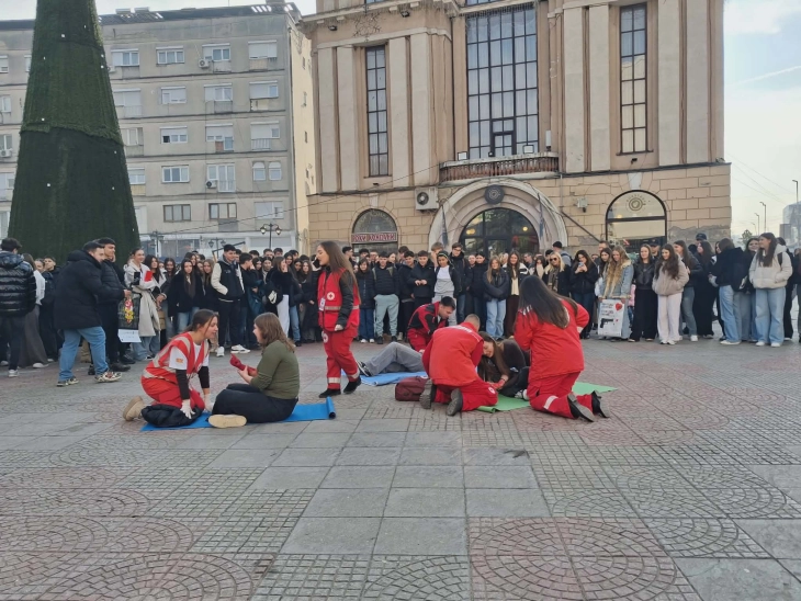 Симулациска показна вежба за повреди предизвикани од употреба на пиротехнички средства во Куманово
