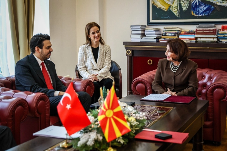 Средба на Сиљановска-Давкова со Абдула Ерен, претседател на ТИКА