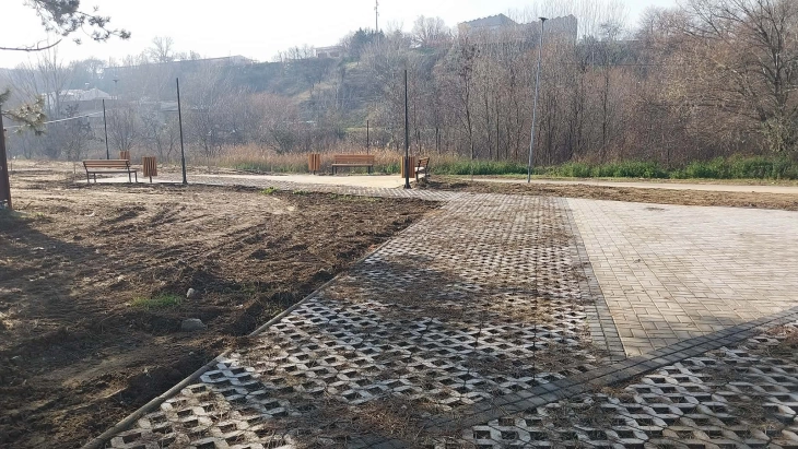 Во завршна фаза изградбата на паркот во штипската населба „Осми Ноември“