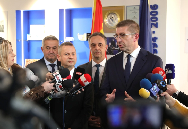 Нека одлучи Уставниот суд - вели Мицкоски за претставката на СДСМ за Резолуцијата за мигрантите