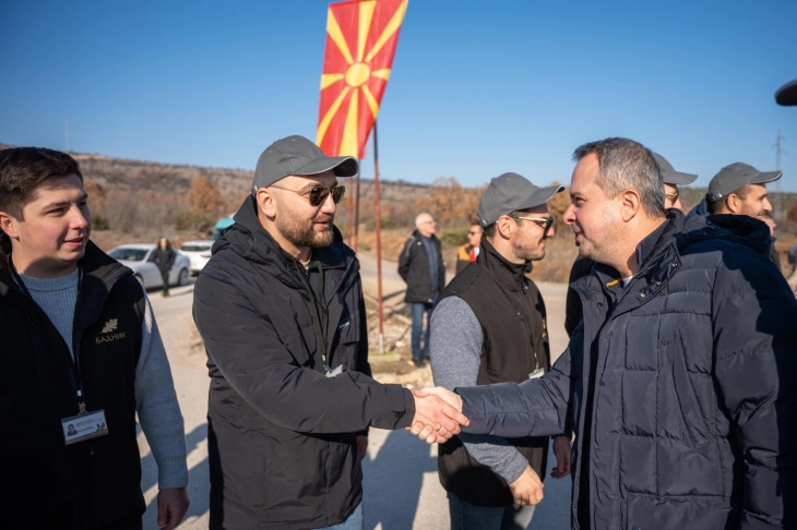 Герасимовски: На Водно ја продолжуваме традицијата, бадниковите гранчиња нека донесат здравје, среќа и благосостојба