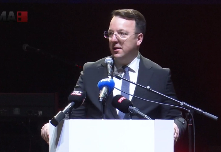 Nikolloski në shënimin e Ditës së arsimit në gjuhën turke: Mësimi në gjuhën amtare është përfitimi më i madh civilizues