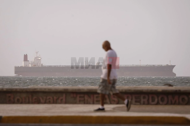 Извештаи: САД гонат уште еден санкциониран нафтен танкер во близина на Венецуела