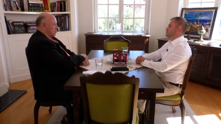 Кастриот Арифи во „Бизнис-клуб“: „Ние имаме добри стратегии за развој, но слаба имплементација“