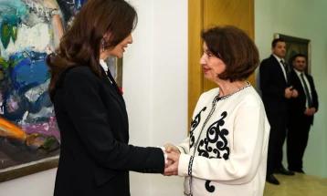 Сиљановска-Давкова ја прими албанската министерка Спиропали: Билатерализацијата е опасен преседан што го блокира европскиот пат