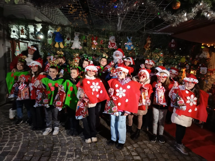 Дворот на Дедо Мраз во Кавадарци отворен по 28. пат 