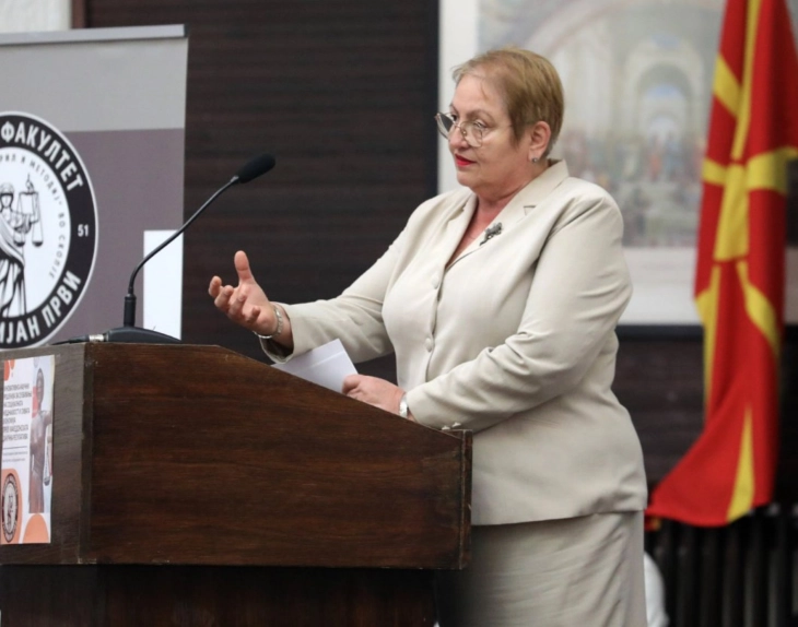 Hakaton dyditor për përpunimin e planeve të biznesit për themelimin e kompanive reale shkollore