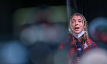 Грета Тунберг уапсена во Лондон за поддршка на штрајкувачите од забранетата „Палестинска акција“