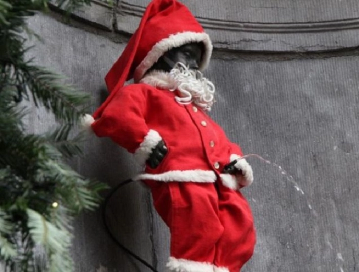 Божиќни традиции и обичаи во Белгија - елка со четири свеќи како симболи за надежта, мирот, радоста и љубовта