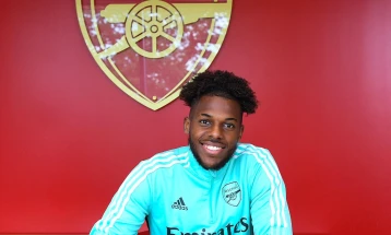 Дефанзивецот на Лацио, Тавареш, пред трансфер во Ал Итихад