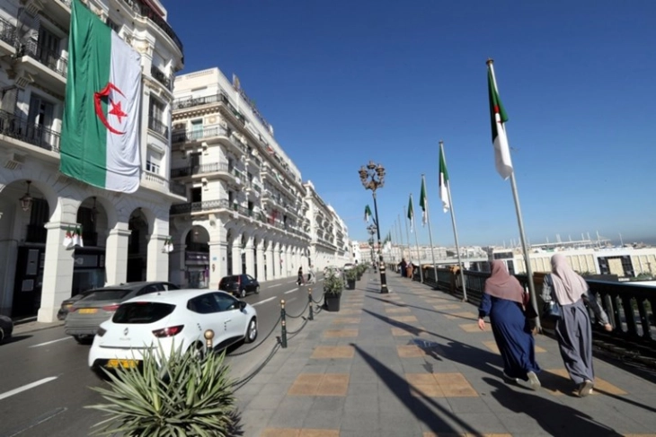 Алжир донесе закон со кој француската колонизација се прогласува за кривично дело