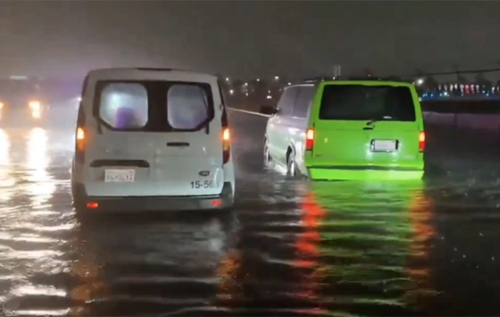 Во Лос Анџелес прогласена вонредна состојба поради поплавите 