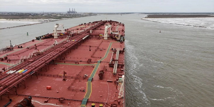 Иран заплени странски танкер под сомнение за шверц на гориво