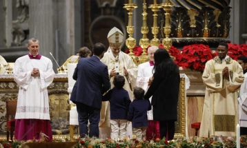 Папата Лав XIV присуствуваше на божиќната миса во базиликата „Свети Петар“