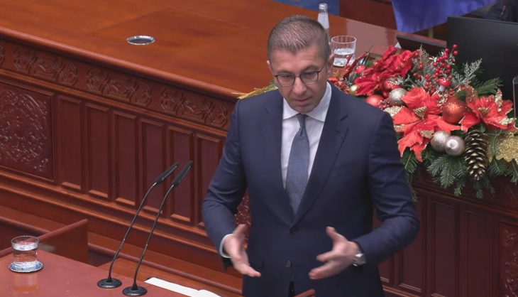 Mickoski drejtuar Filipçes: Manipuluat publikun me rritjen e çmimit të energjisë elektrike me mbi pesë, dhjetë për qind, ndërsa ju si qeveri krijuat kataklizëm në sektorin e energjisë