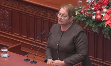 Јаневска: Најмалку 60 проценти покачување на платите за наставниците во четири години, доколку дозволи буџетот ќе има и повеќе