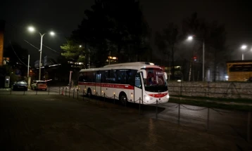 Холандските надлежни служби предупредуваат на ризиците од прославите во автобуси