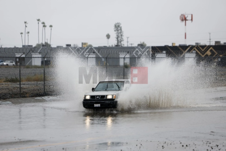 Ново силно невреме ѝ се заканува на Калифорнија, има жртви во поплави и свлечишта