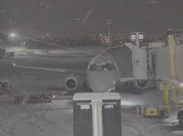 Снежна бура во Њујорк и Њу Џерси, откажани 1.659 летови