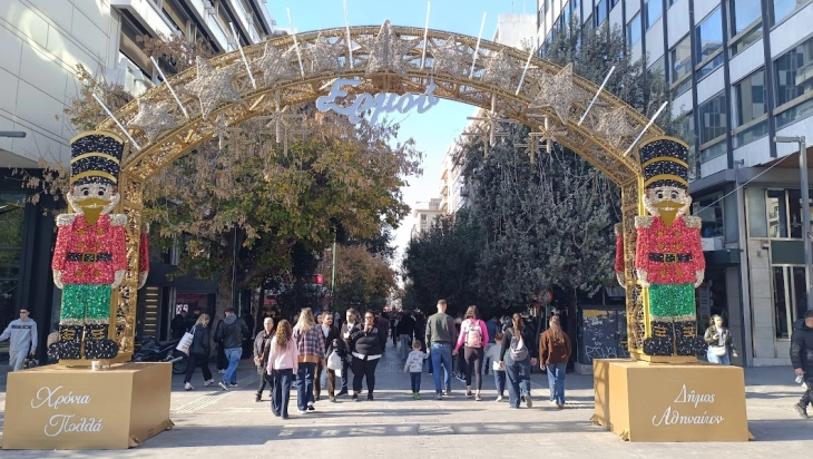 Tryeza festive në Greqi këtë vit më e shtrenjtë se vitin e kaluar