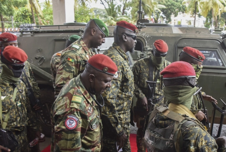 Водачот на државниот удар, генерал Мамади  Думбуја, фаворит на претседателските избори во Гвинеја