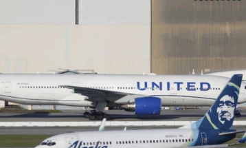 Повеќе од 2.000 летови во САД денеска се одложени поради снежната бура