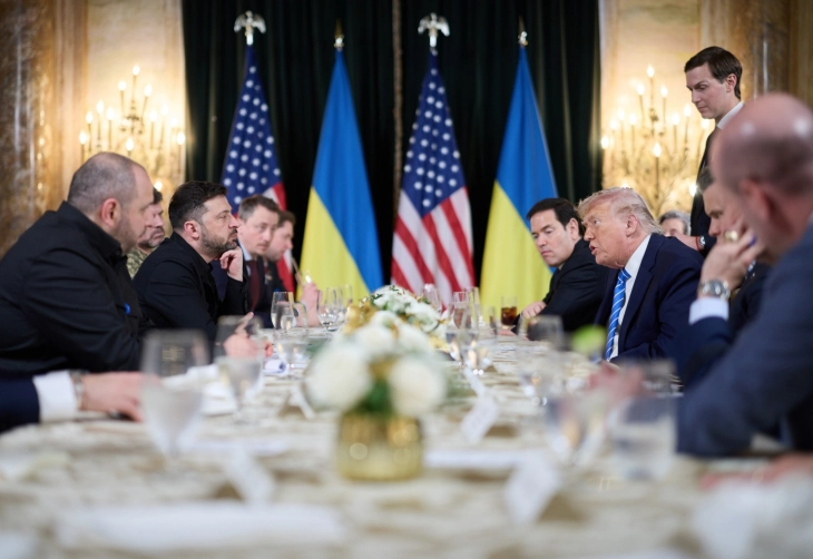 Зеленски: Од Трамп побарав гаранции за Украина во траење до 50 години