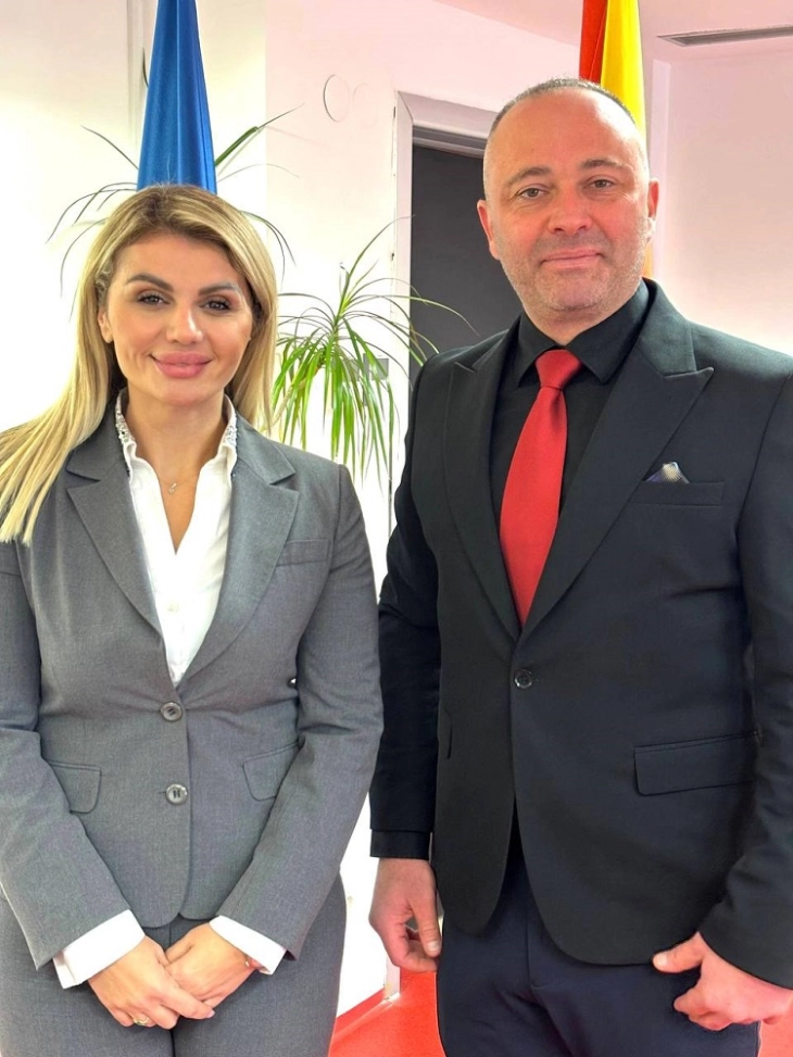 Средба на кочанскиот градоначалник Грозданов со заменик-министерката Трајков