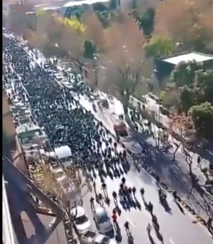 Во Техеран втор ден протести на трговците поради инфлацијата и девалвацијата на риалот