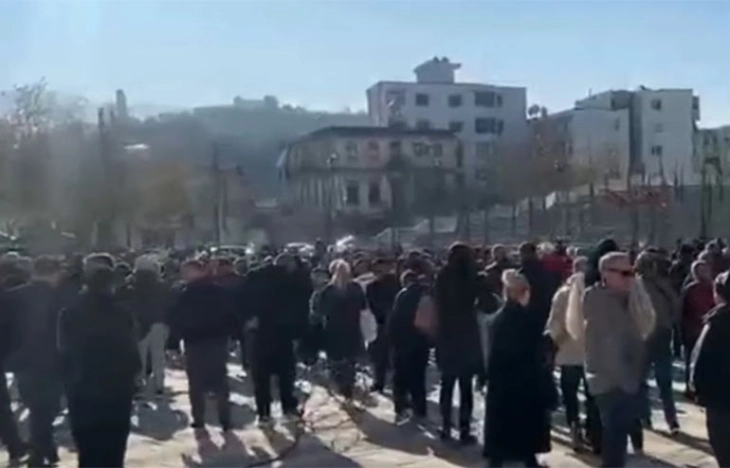 Протест во Валона поради петдневниот прекин во водоснабдувањето