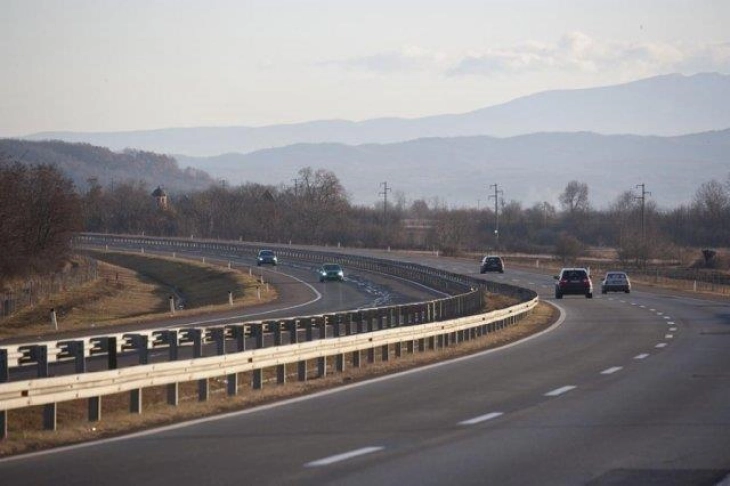 Traffic: Mainly dry roads, no delays at Macedonian side of borders