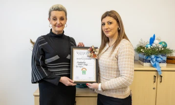 Градинката „Мајски цвет“ во Тафталиџе доби вредна донација од инвертер клима уреди и 250 новогодишни пакетчиња