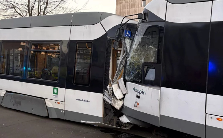 Деветмина повредени при судир на два трамваи во Антверпен