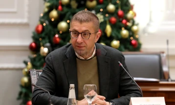 Мицкоски: Железницата ја враќаме на шините на развојот, почнати се градежните работи за т.н. градски воз