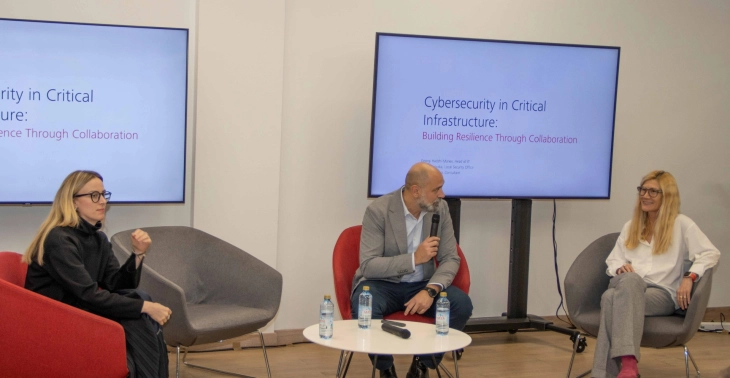 Elektrodistribuimi nikoqir i ngjarjes së OSAC pranë Departamentit amerikan të shtetit