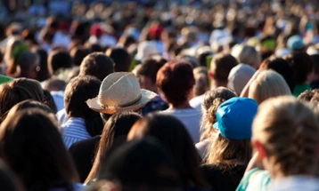 Живееме подолго, но сме помалубројни: повеќе умрени од родени, сè помалку бракови, сè повеќе разводи