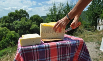 Јануарска приказна: Мариовски начин на живот со биено сирење и топлина на родното огниште