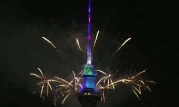 Нов Зеланд со огномети и јавни настани ја дочека Новата 2026 година