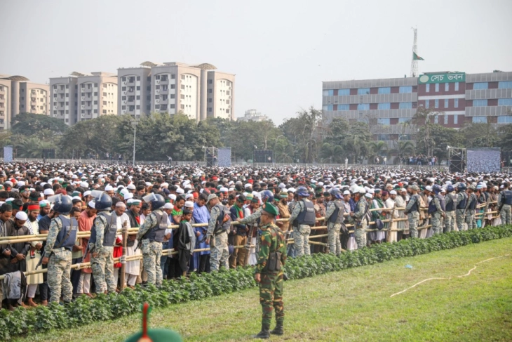 Стотици илјади луѓе присуствуваат на погребот на поранешната премиерка на Бангладеш