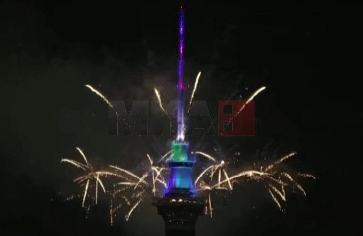 Zelanda e Re me fishekzjarre dhe ngjarje publike e priti vitin Vitin e Ri 2026