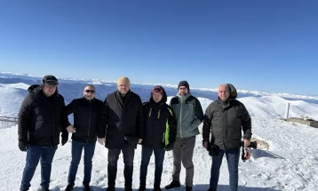 Тошковски ја започна годината со посета на службениците на Солунска Глава