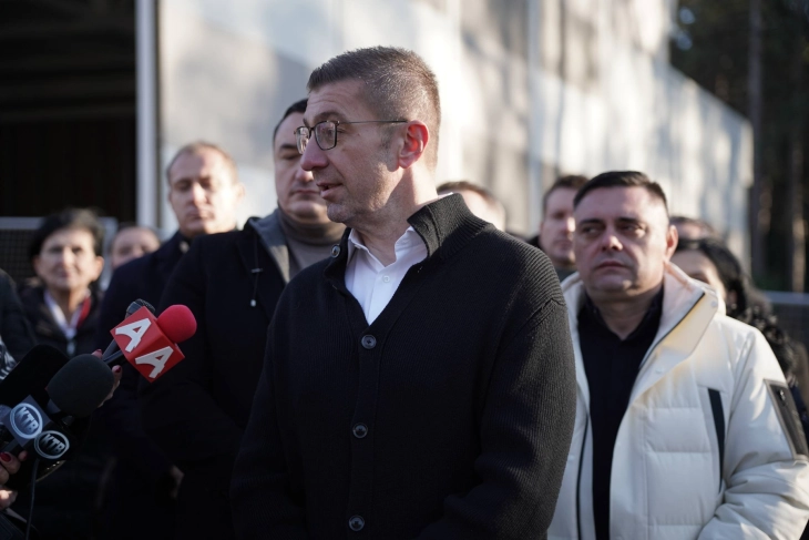 Затворен базен со спа центар добива Кавадарци, Мицкоски во увид на работите