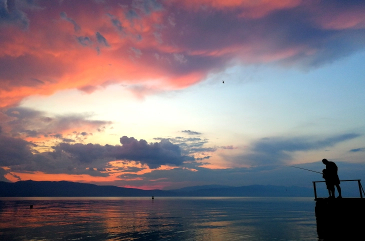 Променливо облачно со сончеви периоди