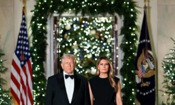 Трамп ја дочека 2026 година во Мар-а-Лаго со аукција на портрет на Исус вреден 2,75 милиони долари