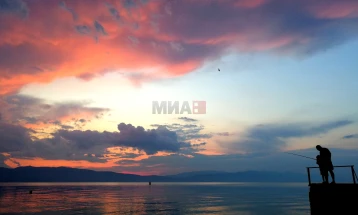 Mot me vranësira të ndryshueshme me periudha me diell